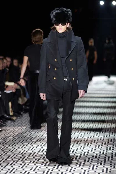 Look 16